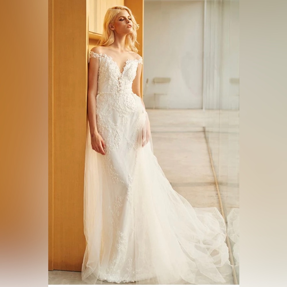 La Premiere Daphne (Size 10)